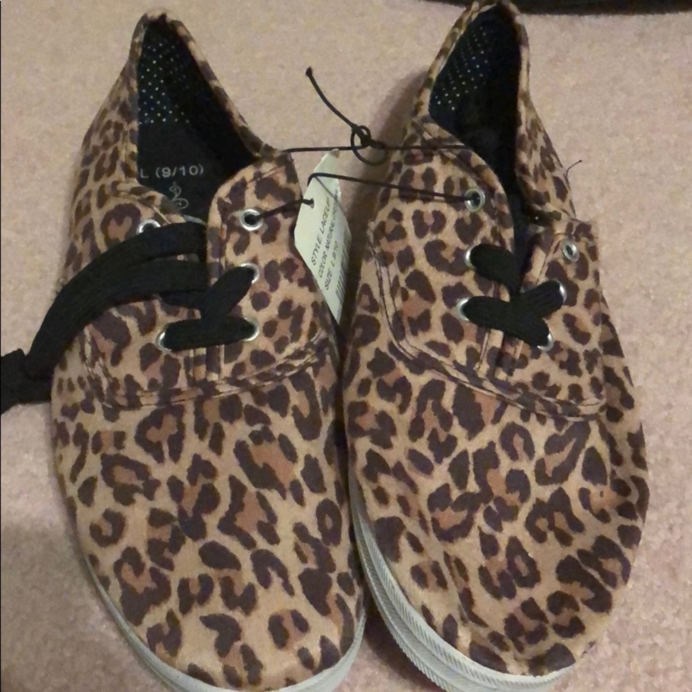 Cheetah print • sneakers